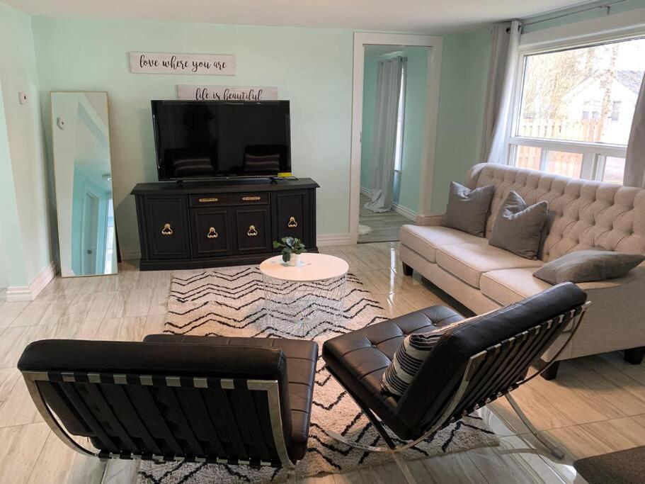 Crystal BeachHouse-new reno 3Br wifi smart tv
