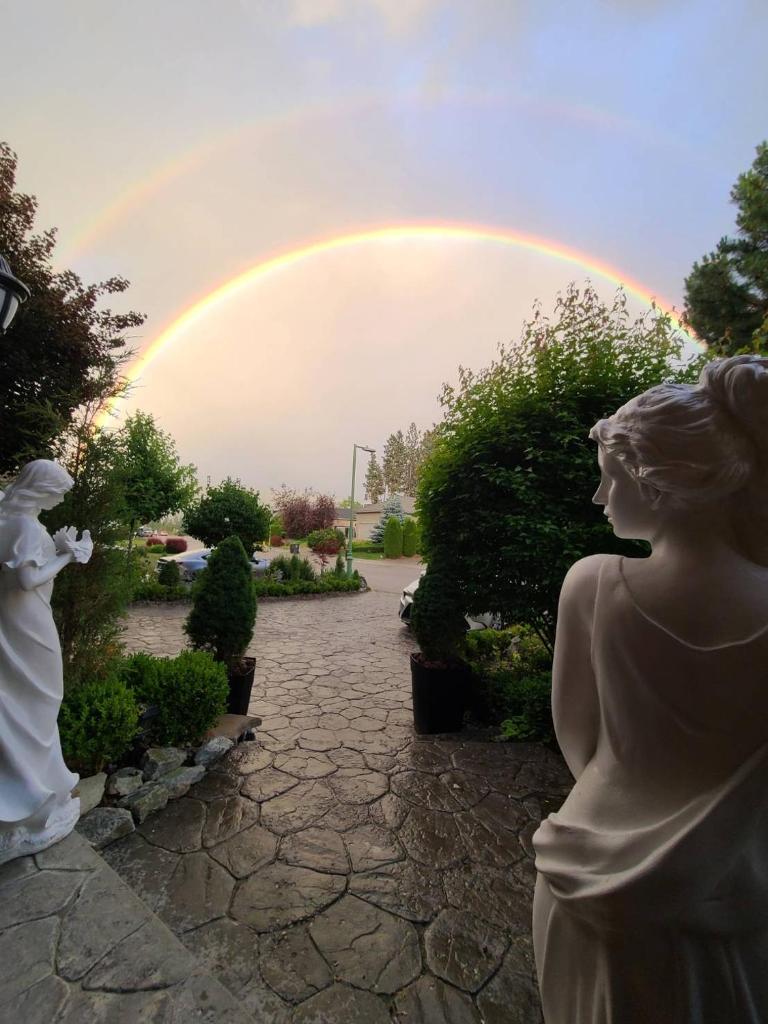 Villa Bellissimo Fran-Talia - Summer Express Kelowna B&B photo 3