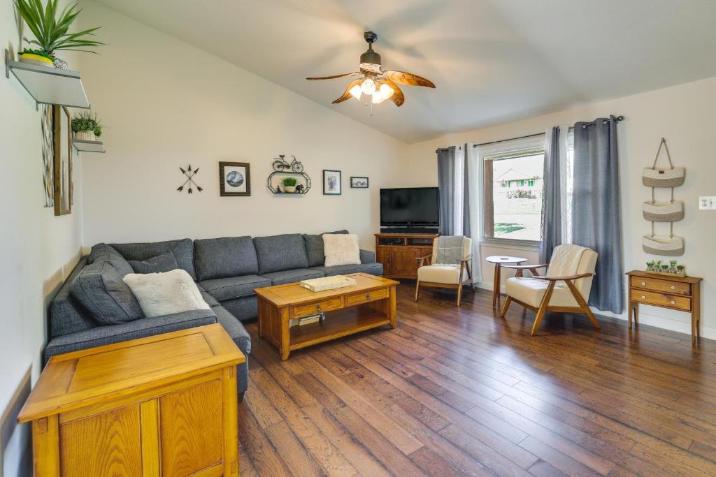Single-Story Webb City Home with Deck and Gas Grill!
