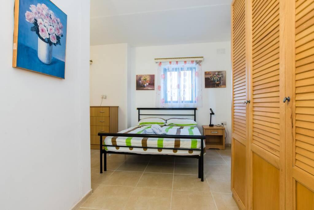 Spacious, modern apartment near beach andclose to st. Julians photo 4