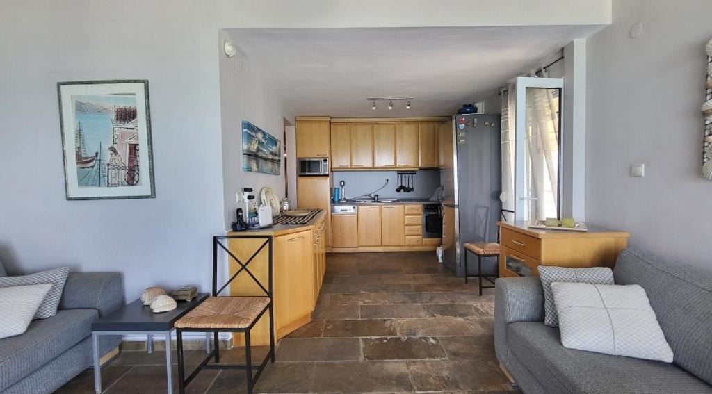 Evita Maisonette, Elegant Beachfront apt, Polychrono photo 3