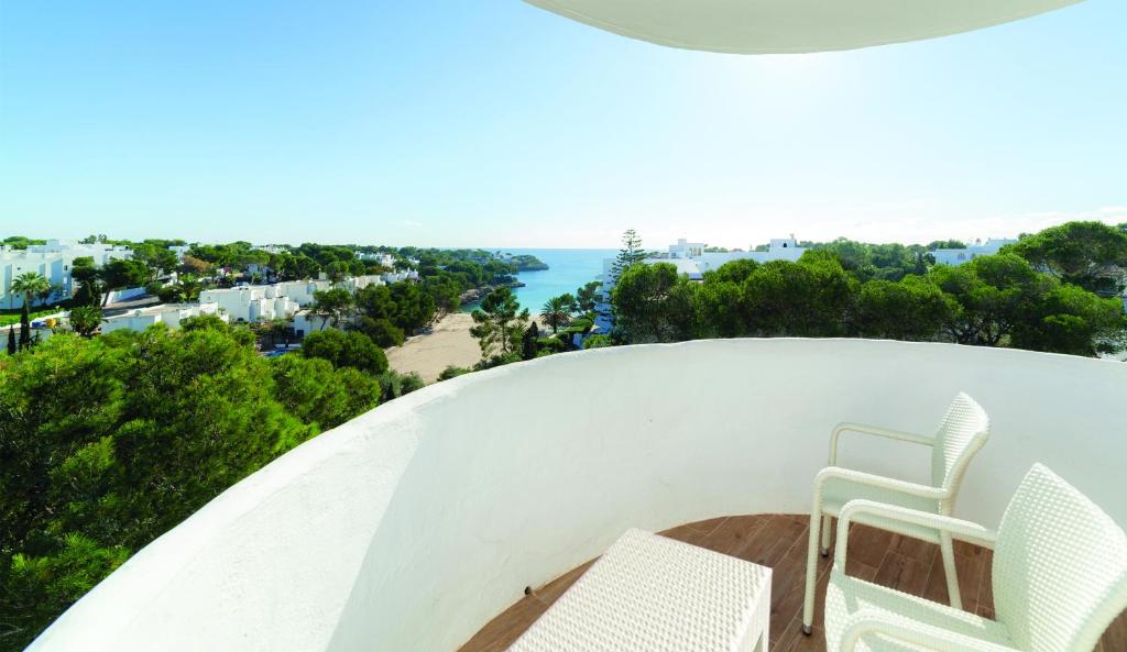 Sentido Fido Tucan - Adults Only - Tap to explore photos