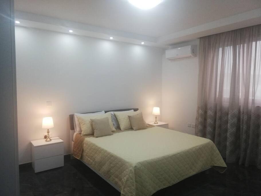 2-Fully equipped convenient, modern APT near Golden Bay- 7 Min photo 1