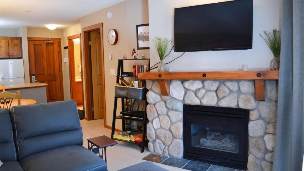 Fireside Lodge #215 by Bear Country photo 3