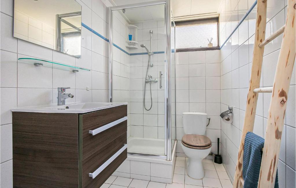 Nice Home In Scherpenisse With 2 Bedrooms photo 2