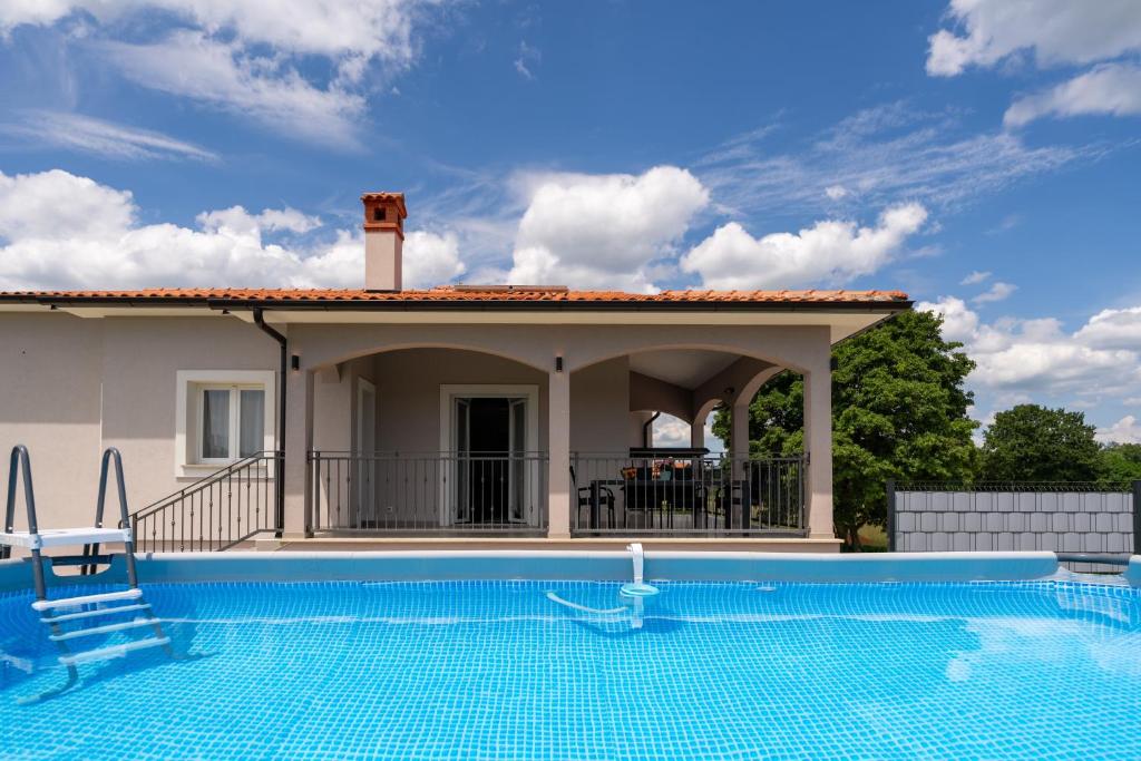 Holiday house Leana photo 4
