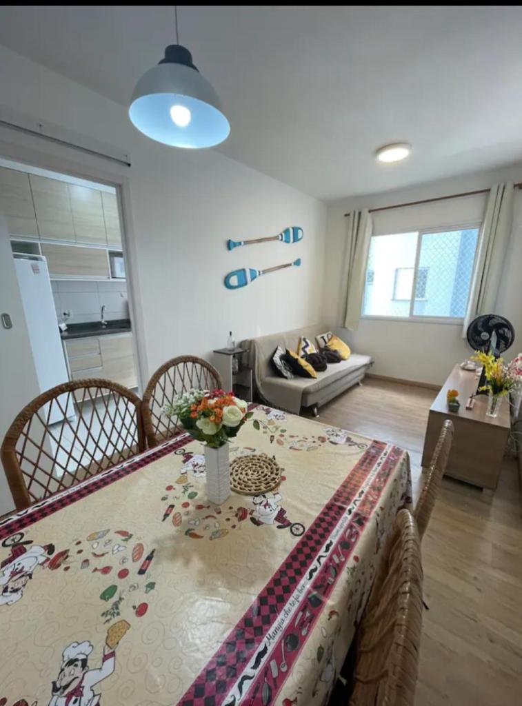 Martinica24D - 850m PRAIA da MARTIM DE SÁ e PRAINHA - WI-FI 250Mbps - HOME OFFICE - Vaga de Garagem - Netflix - PETFRIENDLY - Cozinha COMPLETA - Perfeito para sua FAMÍLIA photo 1