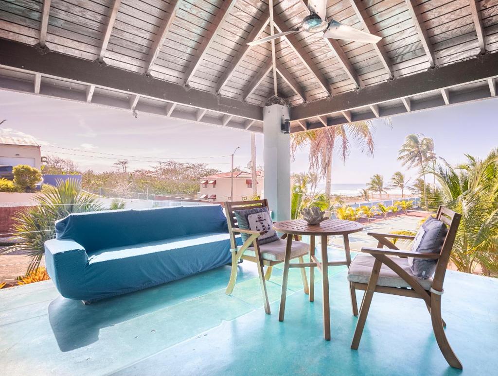 Ocean Front Villa, 2 Private Pools, BBQ, Tennis court and more! photo 2