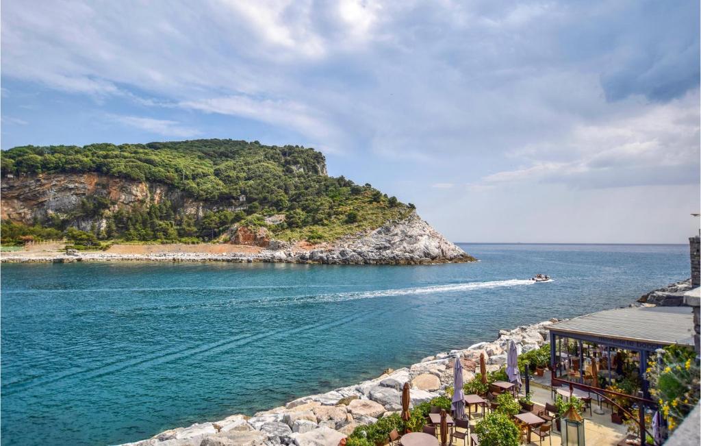 Amazing Apartment In La Spezia With 2 Bedrooms photo 3