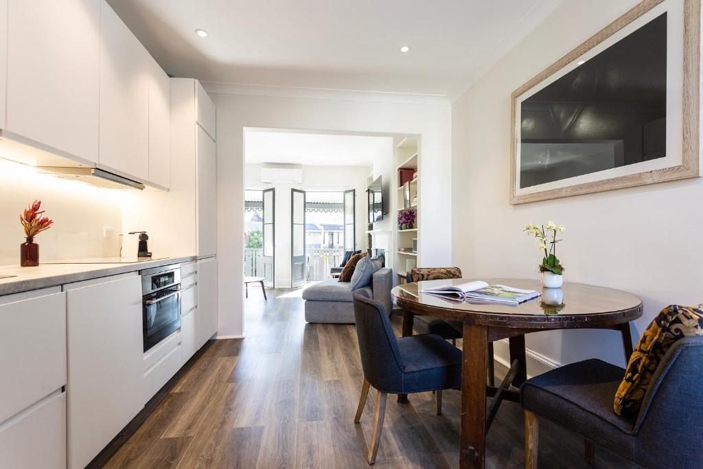 Renovated Terrace-Style Apartment in Woollahra photo 4