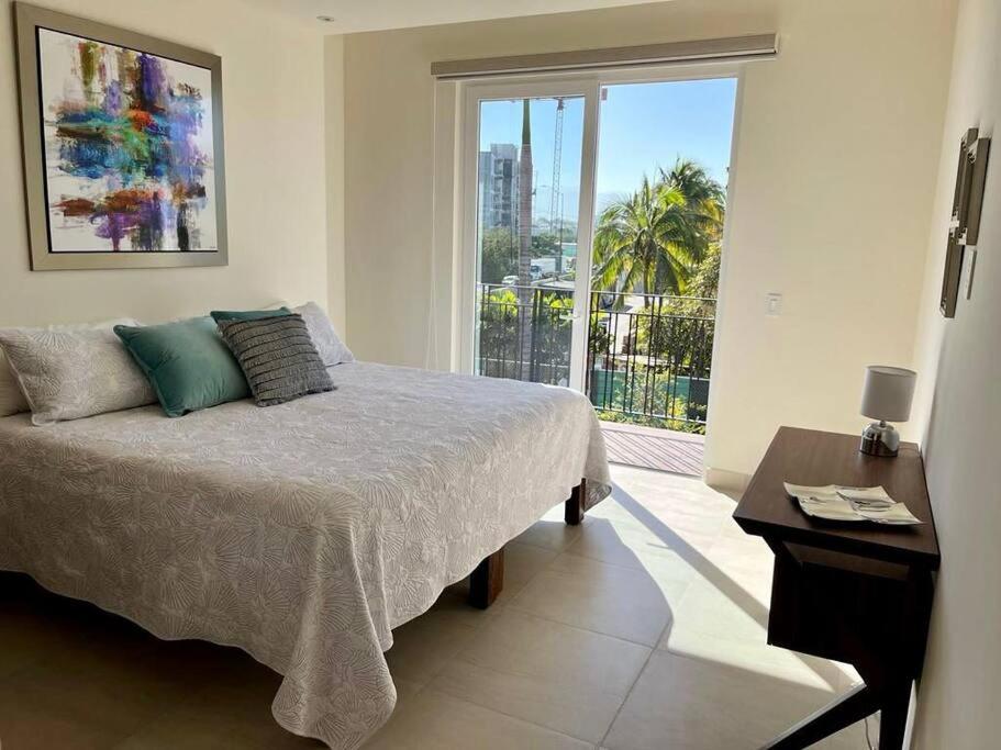 Beautiful 3BR Condo with amazing rooftop terrace photo 4