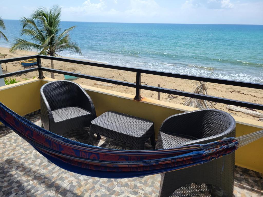 Yaeliz Front Beach photo 2