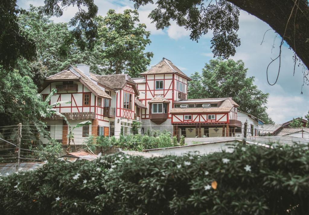 Villa Mungkala - Colonial Villa