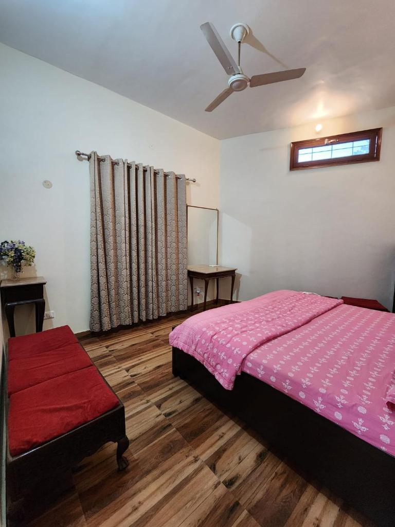 Param Country Home - Swimming Pool included photo 1