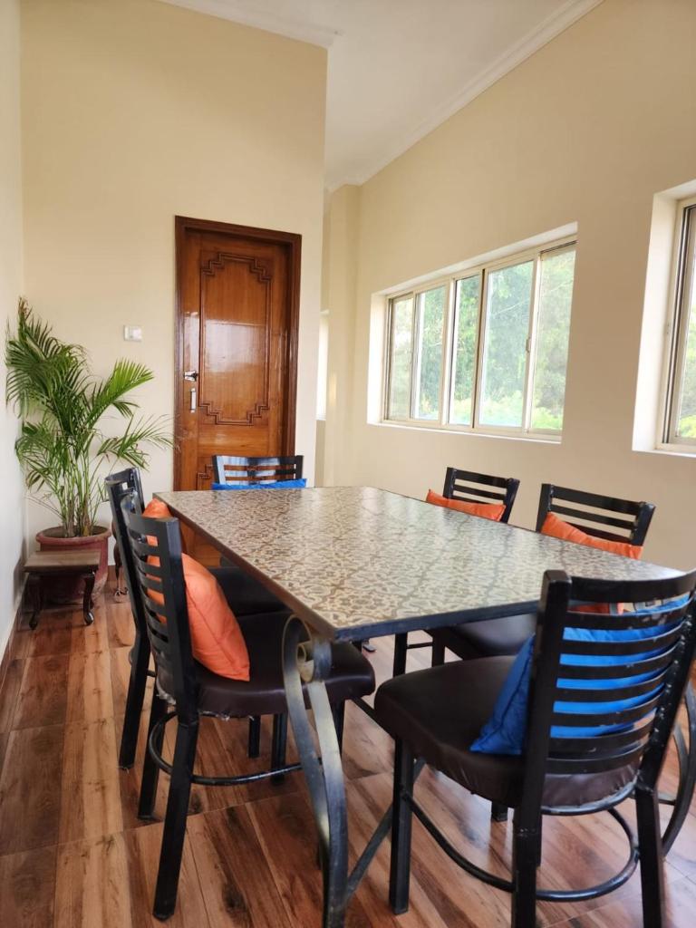 Param Country Home - Swimming Pool included photo 3