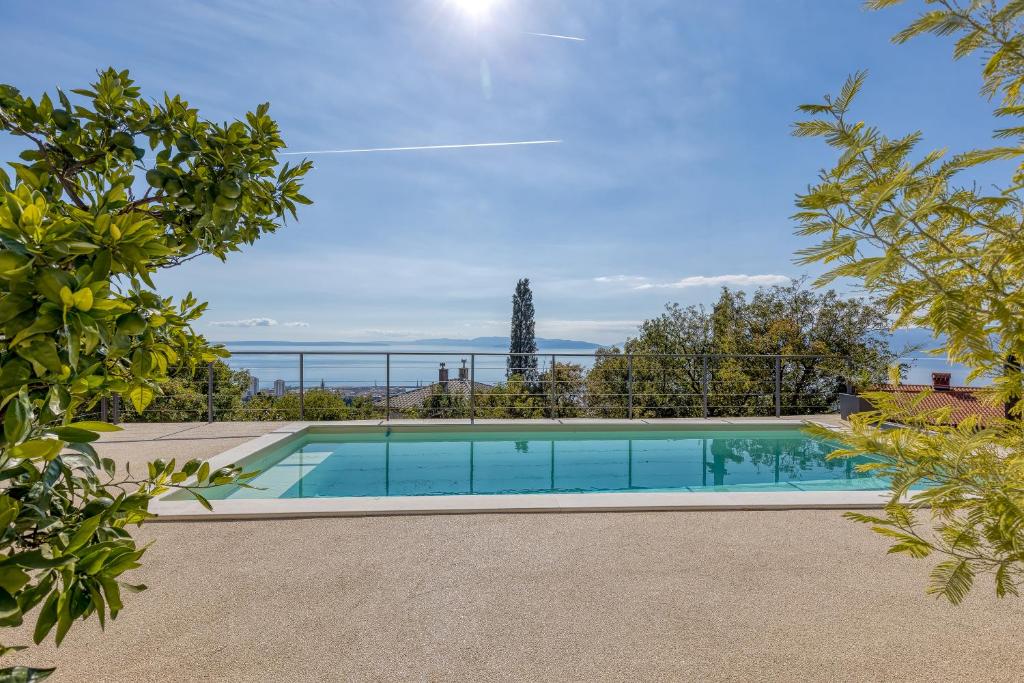 Pool Apartment Happy Sound - Happy Rentals photo 1