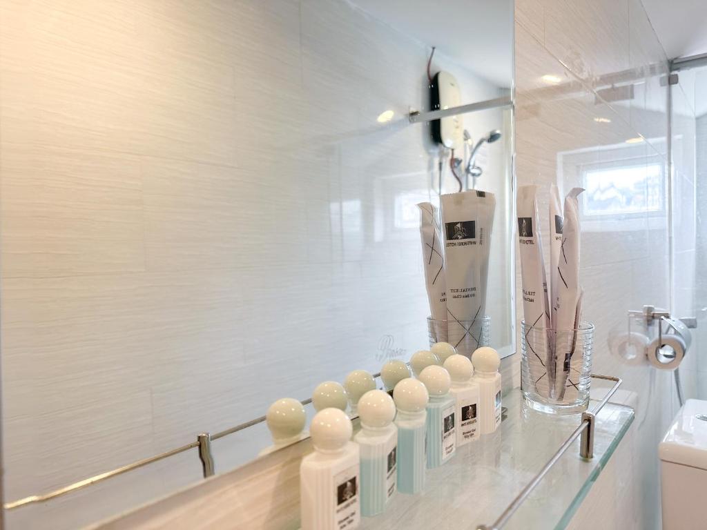 Khách Sạn White Horse