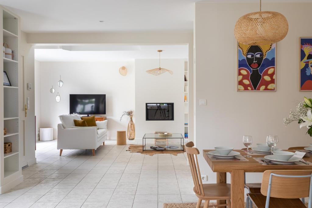 La Villa des Rochettes - Charmante maison avec piscine et jardin photo 2