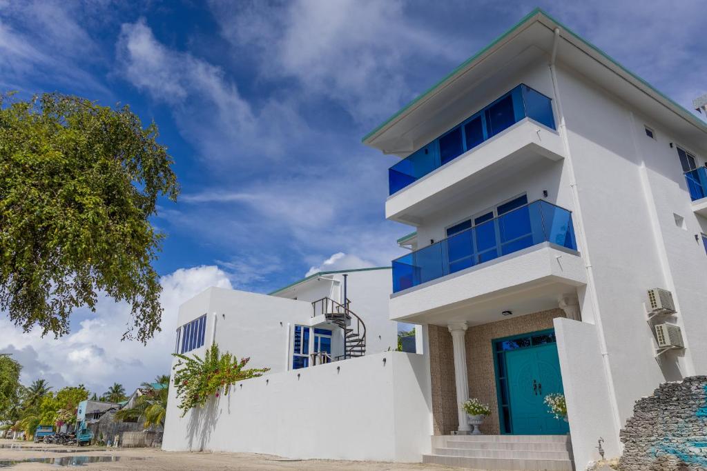 Surf House by Konalle photo 1
