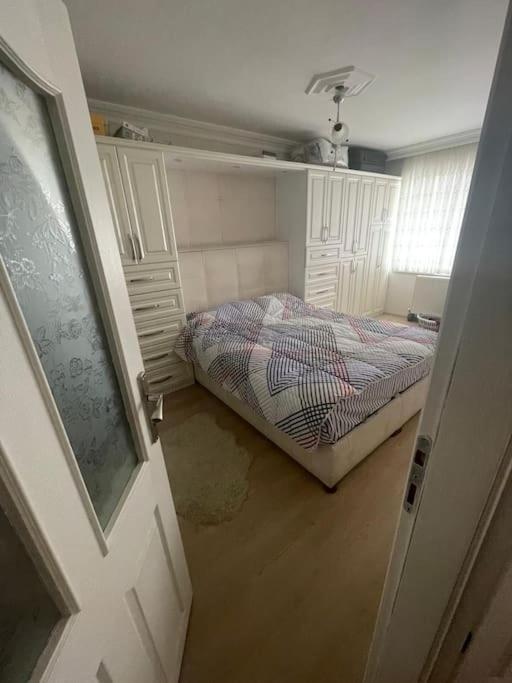 Cadde Üstü, Deniz Manzaralı Ferah bir daire photo 3