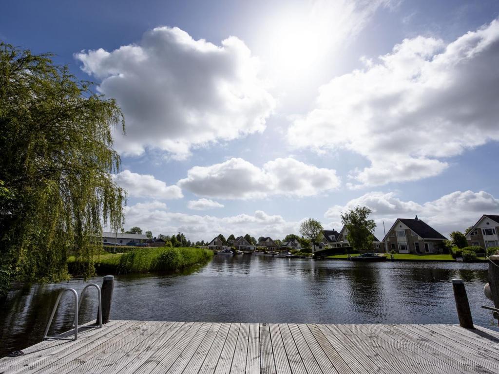 spacious holiday home with private jetty in a prime location on the water photo 4