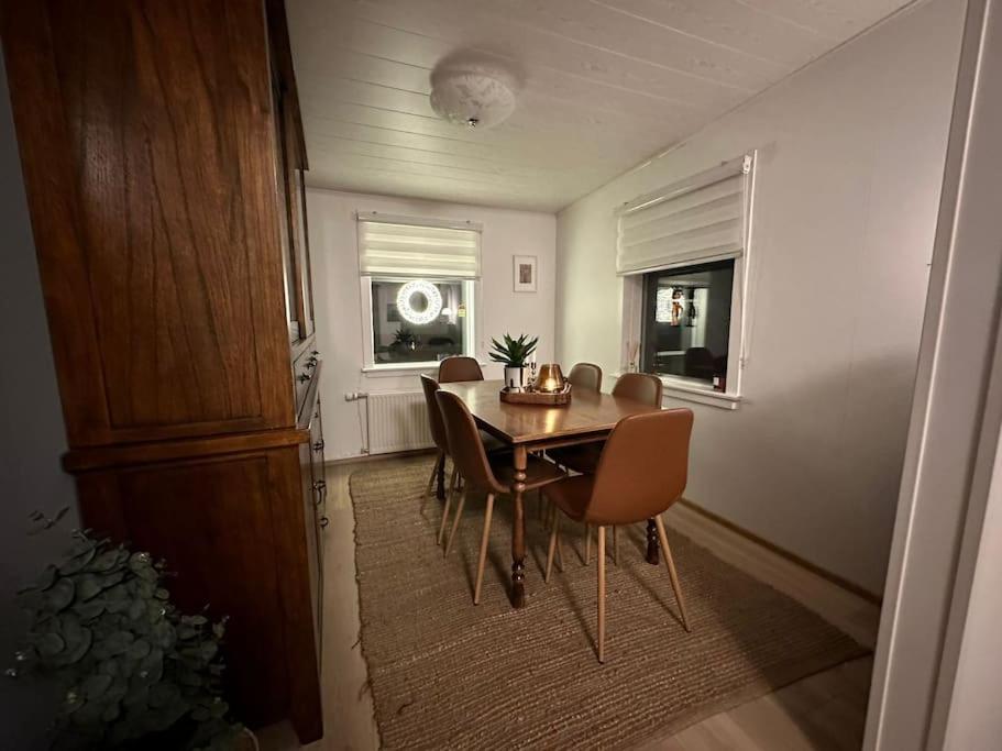 Cozy homey house/Great location photo 3
