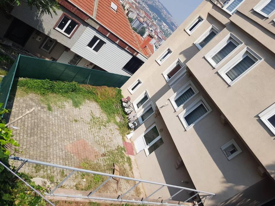 Şehir ve doğa manzaralı özel bahçeli lüx photo 1