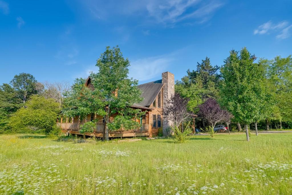 Pet-Friendly Jefferson Home Near Lake O the Pines