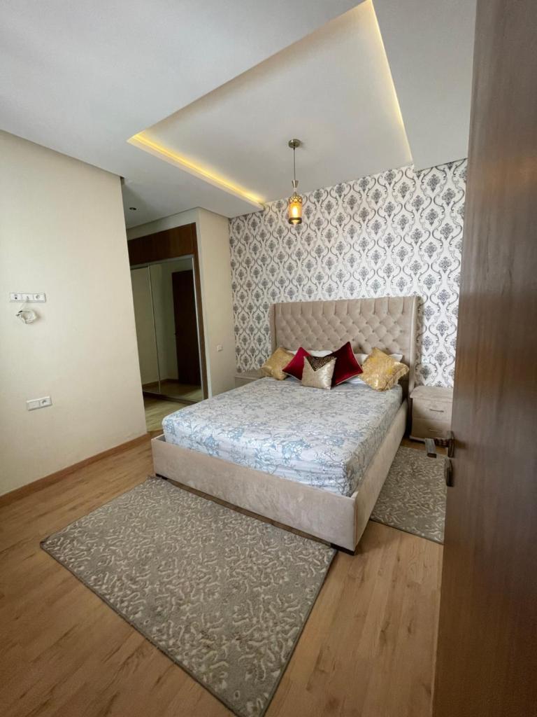 Deviana photo 2