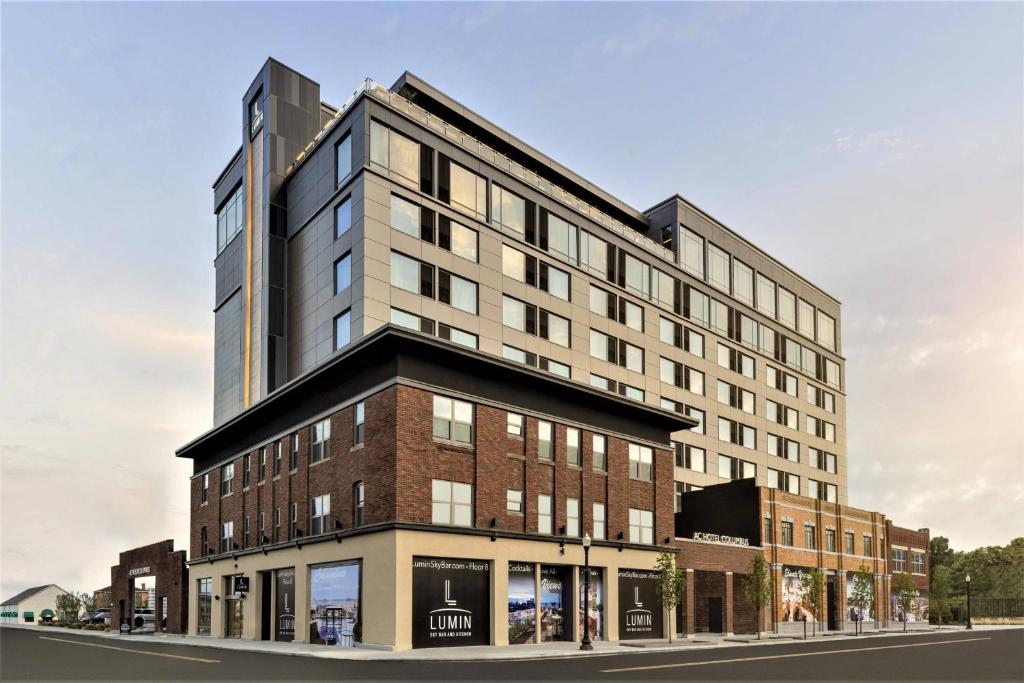 AC Hotel by Marriott Columbus Downtown image