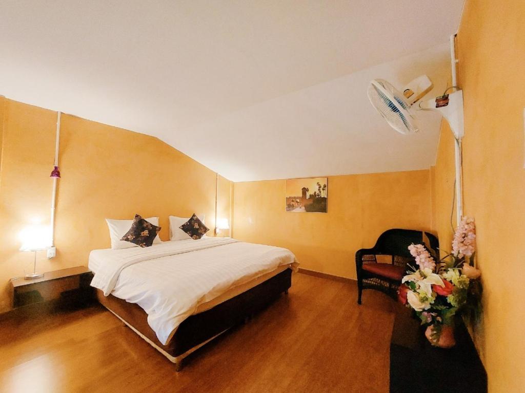 Retro Box Hotel Chumphon photo 4