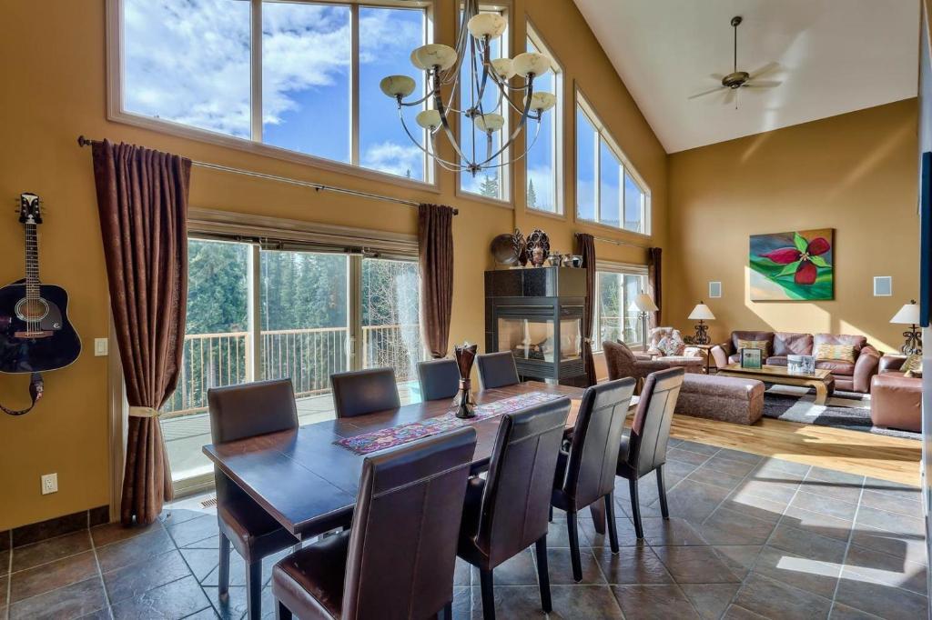 Soleil Chalet By Bear Country photo 3