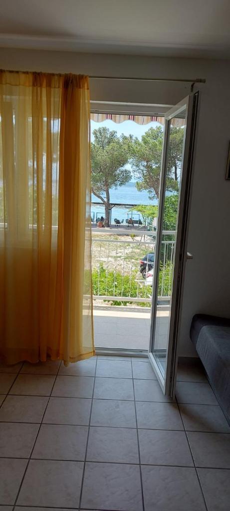 Top Location photo 1