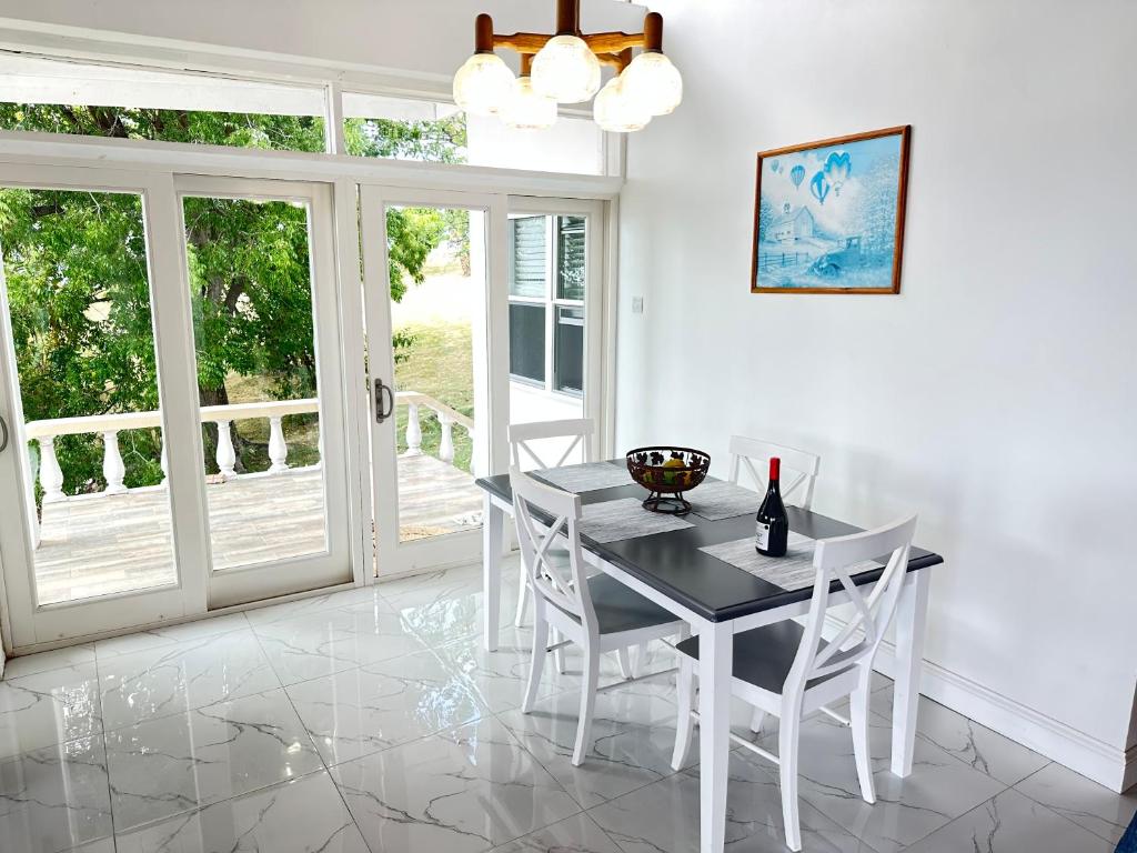 Oceanfront 3 bedrooms, 4beds, AC, WiFi, luxury villa photo 4