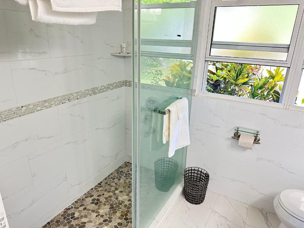 Oceanfront 3 bedrooms, 4beds, AC, WiFi, luxury villa photo 2
