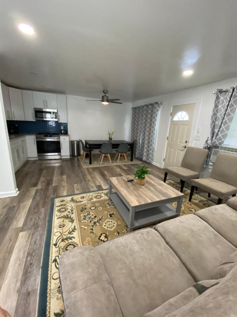 Crystal Sands Apartments photo 1