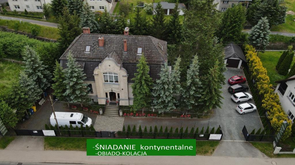 Dworek pod świerkami