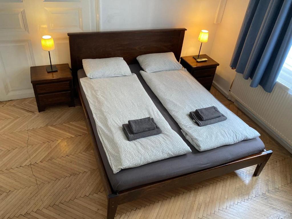 A10 Budapest Center Aparthotel Room Type - Standard Queen Room