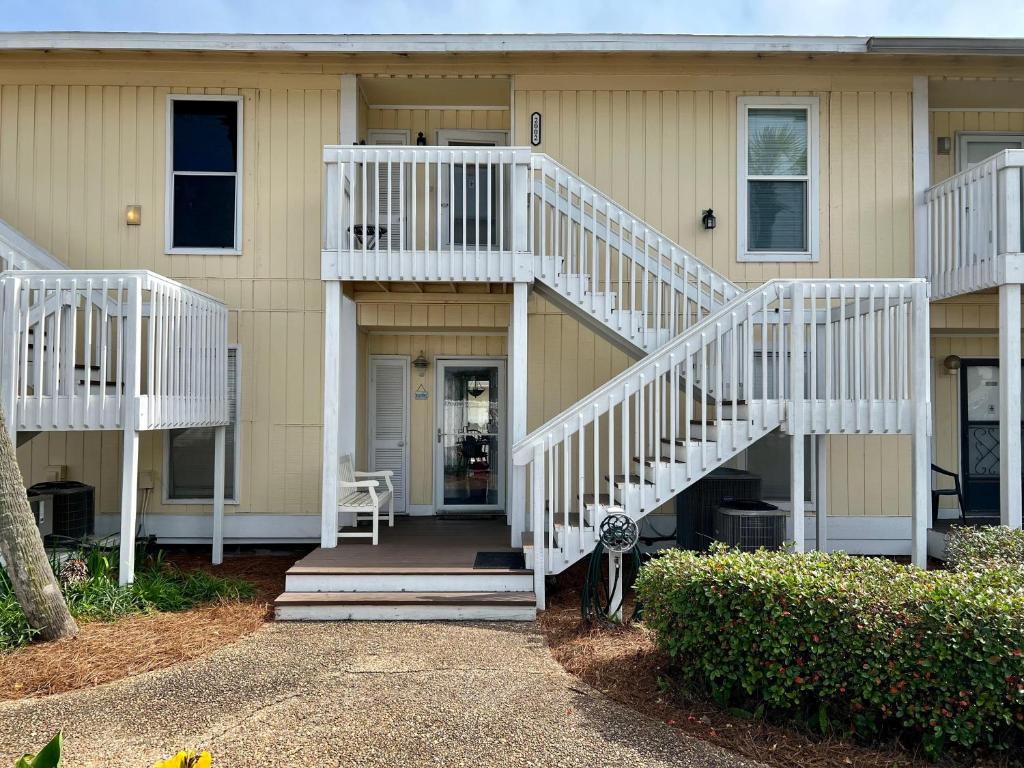 Sandpiper Cove 2002 image