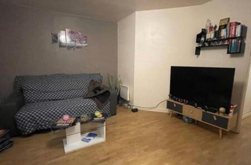 Grand studio dans un quartier calme et classe