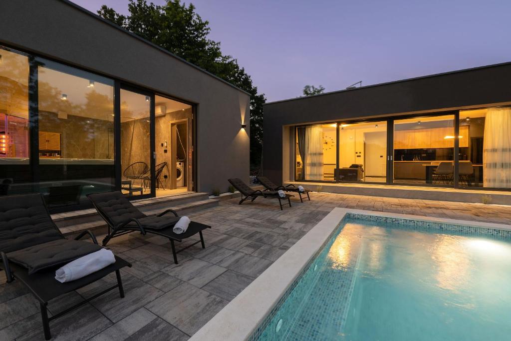 Villa ALISON photo 2