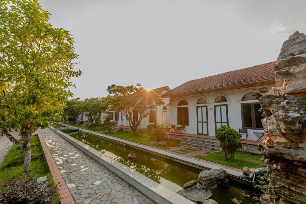 Hoa Lư Garden Resort