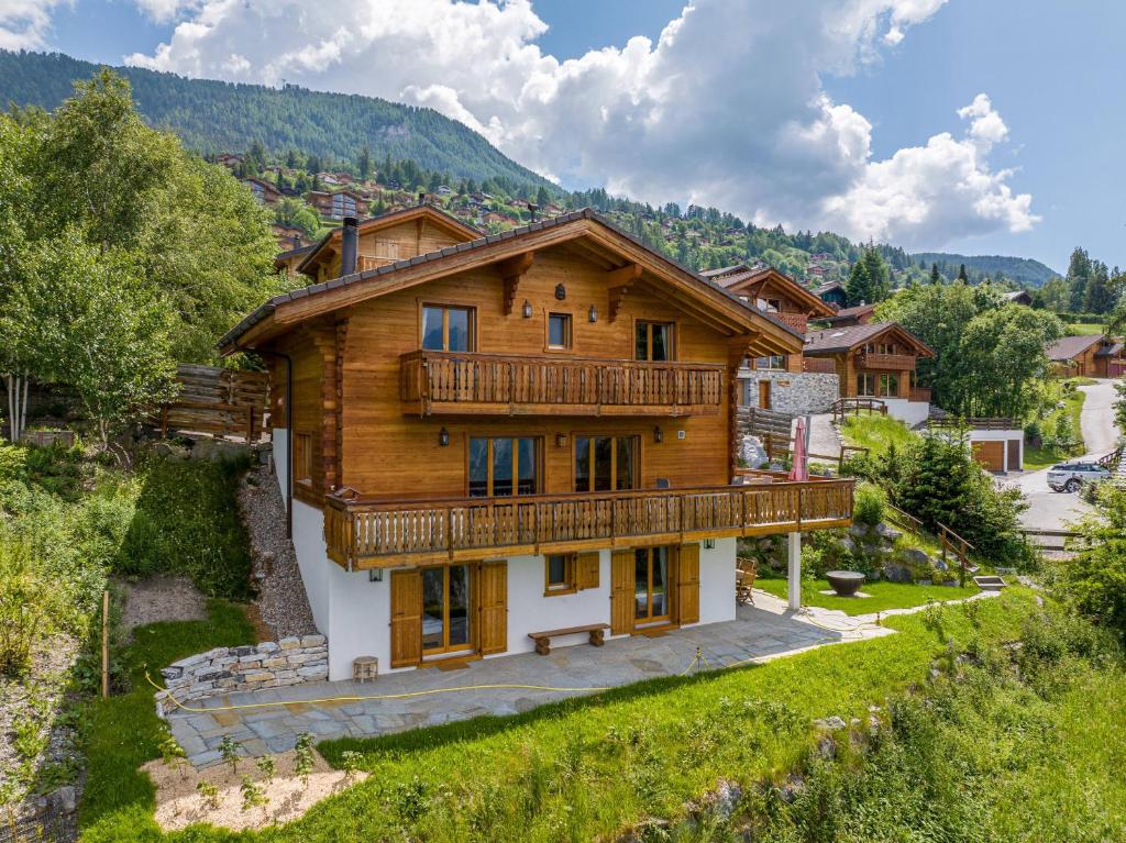 Chalet Le Papillon - Calm, sunny, spacious photo 1