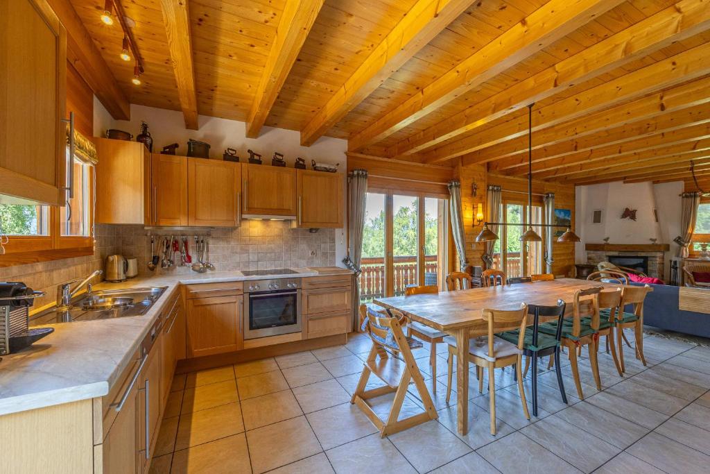 Chalet Le Papillon - Calm, sunny, spacious photo 2