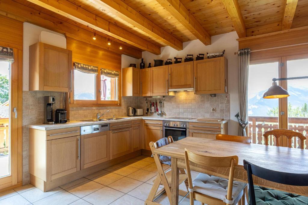 Chalet Le Papillon - Calm, sunny, spacious photo 3