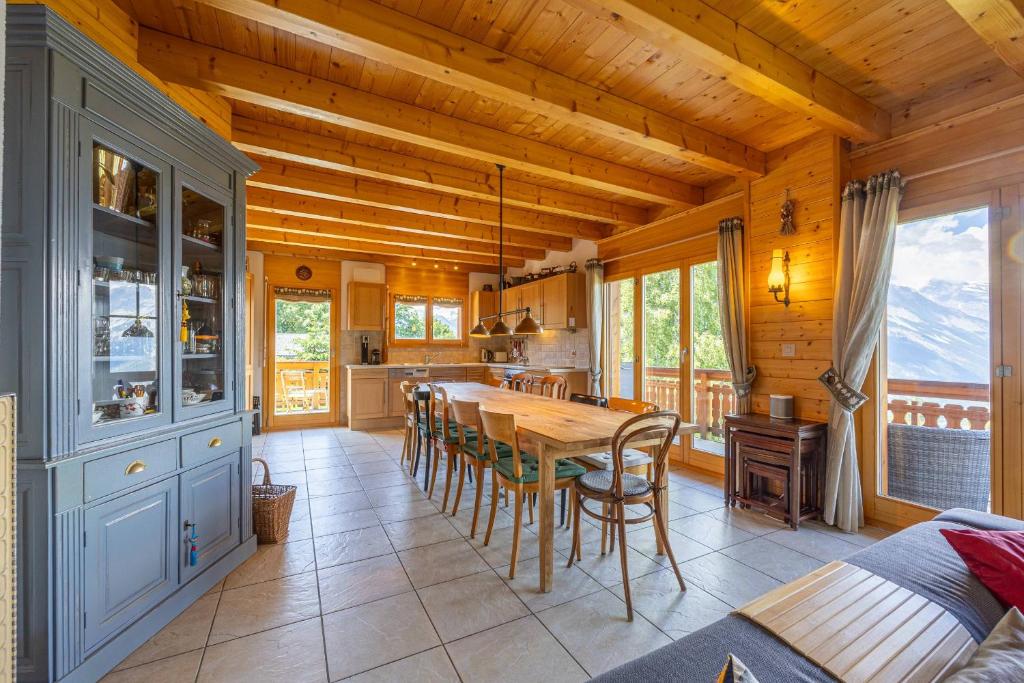 Chalet Le Papillon - Calm, sunny, spacious photo 4