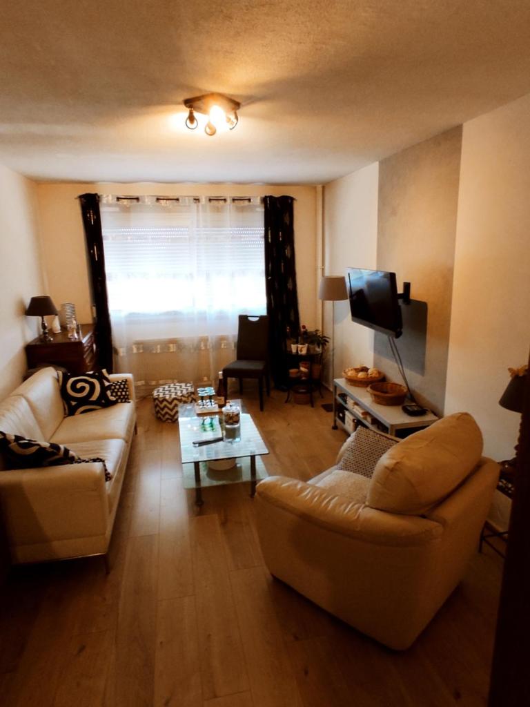 Logement entier 70m2 près de Lyon, Groupama Stadium & Eurexpo, avec balcon et parking sécurisé photo 4
