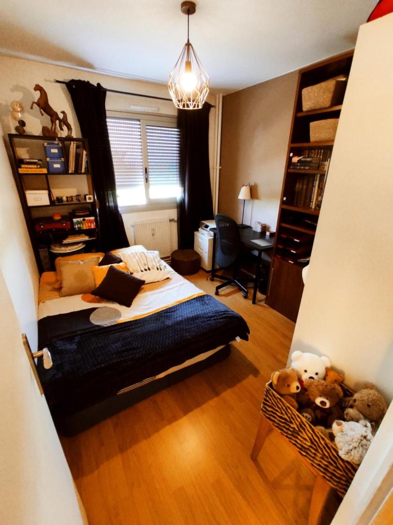 Logement entier 70m2 près de Lyon, Groupama Stadium & Eurexpo, avec balcon et parking sécurisé photo 3