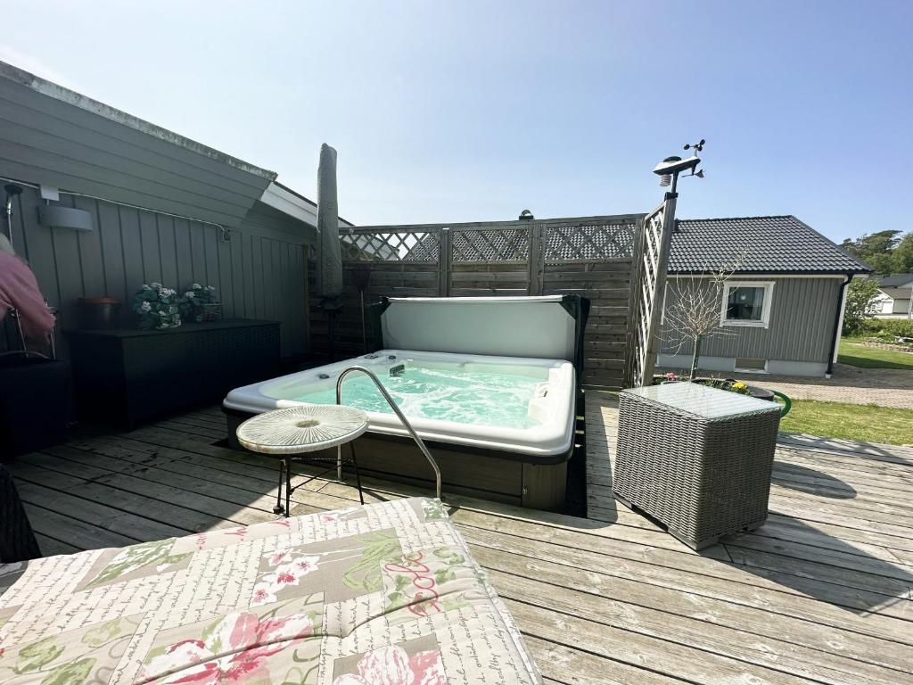 Unique villa with spa and sauna in Tanumshede photo 1