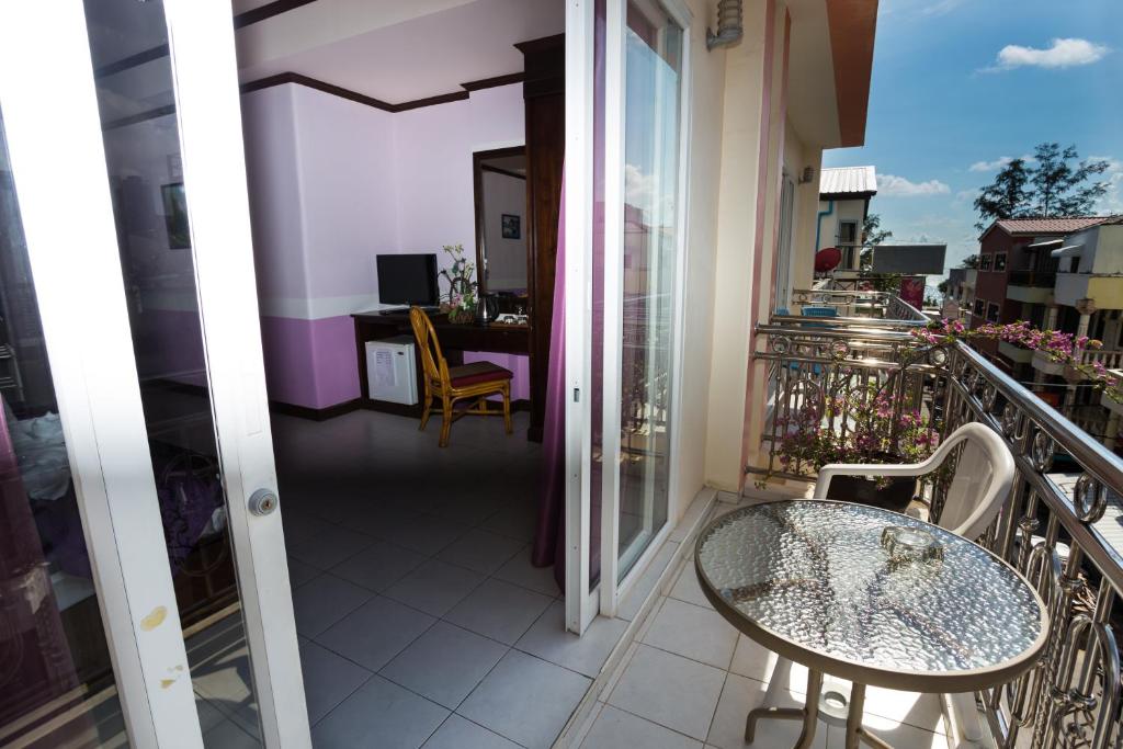 Двухместный (Улучшенный двухместный номер с 1 кроватью), Grand Orchid Inn